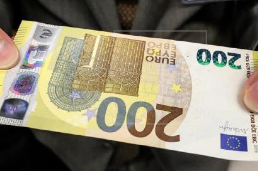 Rosina 200 eiro vienreizējo pabalstu pensionāriem energocenu pieauguma dēļ