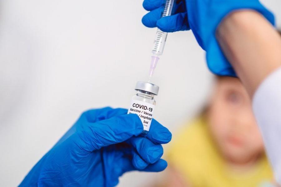 EZA plāno rudenī apstiprināt "Pfizer"/"BioNTech" pielāgoto vakcīnu