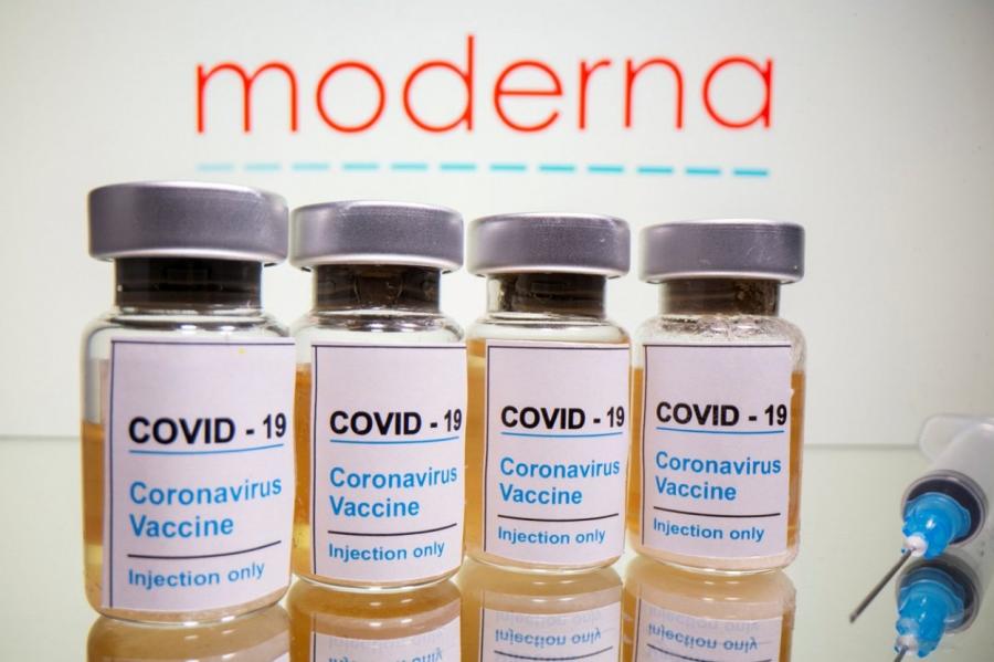 Lielbritānijas regulatori apstiprinājušu uzlabotu Moderna koronavīrusa vakcīnu