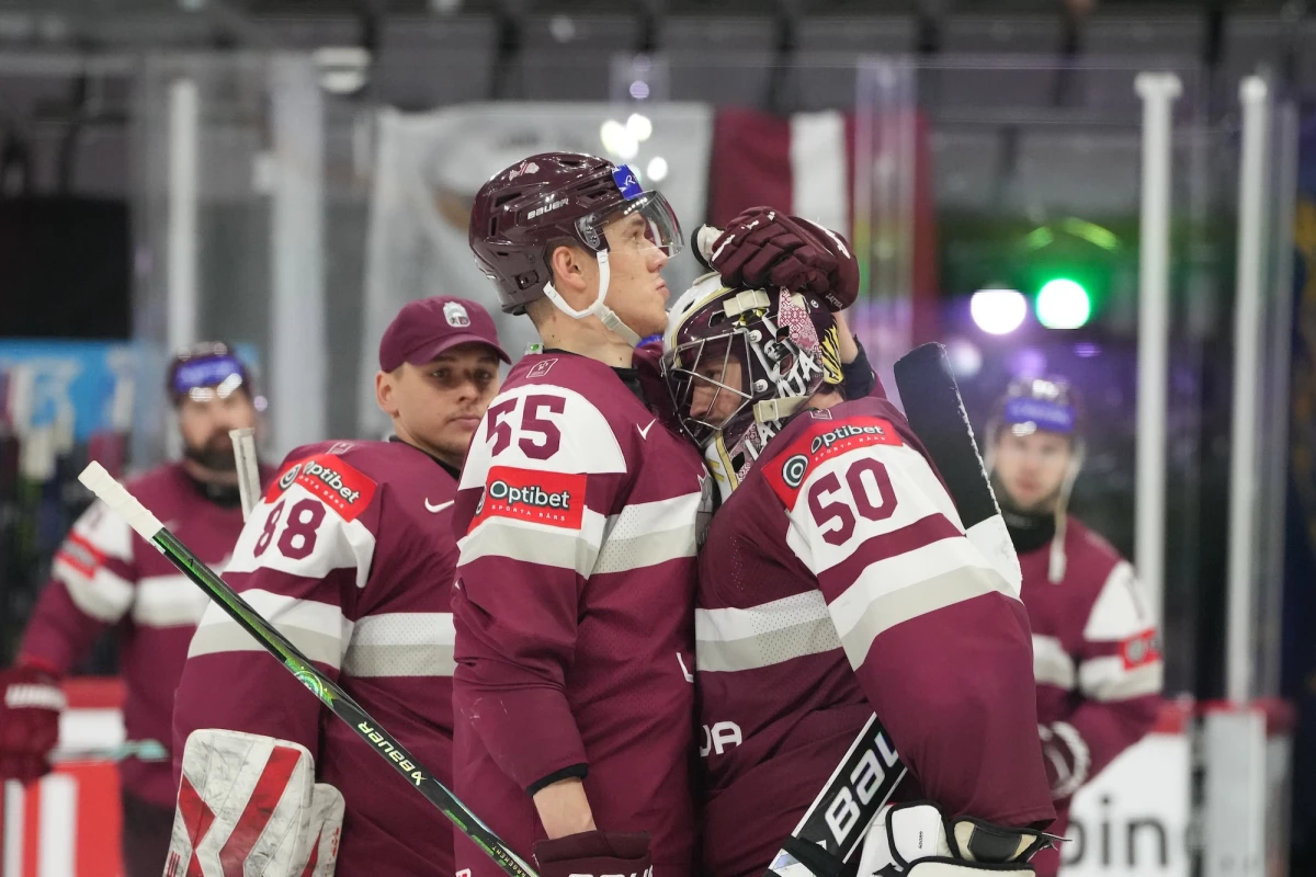 Latvijas hokejisti pasaules čempionāta trešajā mačā zaudē Austrijai