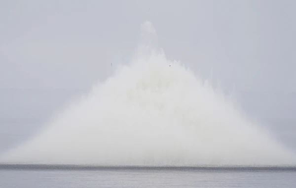 Взрыв в воде