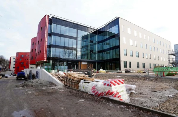 KNAB veicis kratīšanas Stradiņa slimnīcā, TOS un Vidzemes slimnīcā