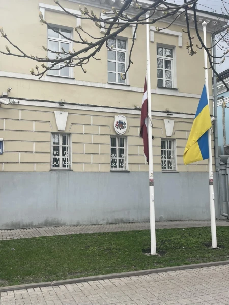 Valdība plāno piešķirt 80 257 eiro jaunu inženiertehnisko iekārtu iegādei Latvijas vēstniecībai Ukrainā