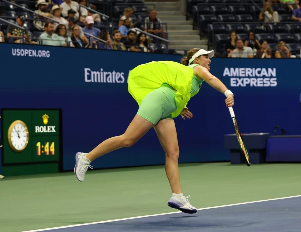 Алена Остапенко