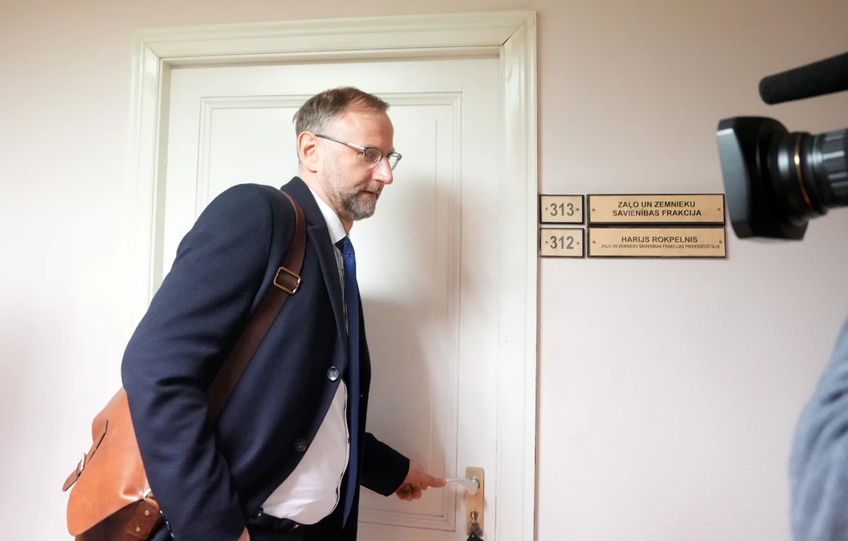 Švinka starp nepadarītajiem darbiem satiksmes ministra amatā min Ostu likumu un sabiedriskā transporta jautājumus