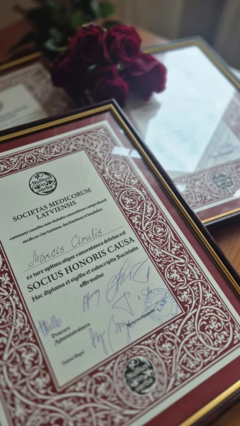 Desmit ārstiem piešķir Ārstu biedrības Goda biedra statusu