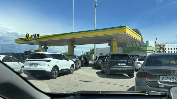 Krimā ierobežo benzīna tirdzniecību