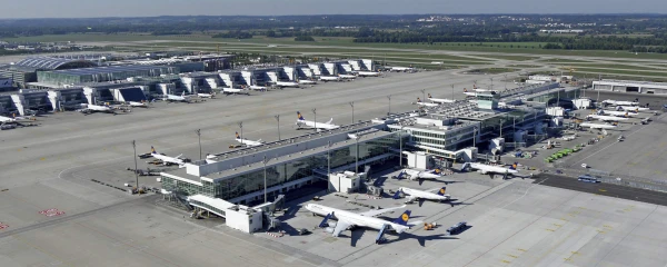 Trauksme vienā no Eiropas lielākajām lidostām: iespējamu dronu dēļ tika apturēti lidojumi