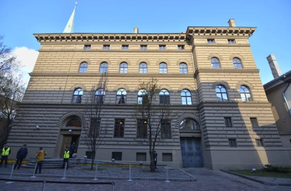 Vāc parakstus par Valsts kontroles tiesībām revidēt Saeimas tēriņus