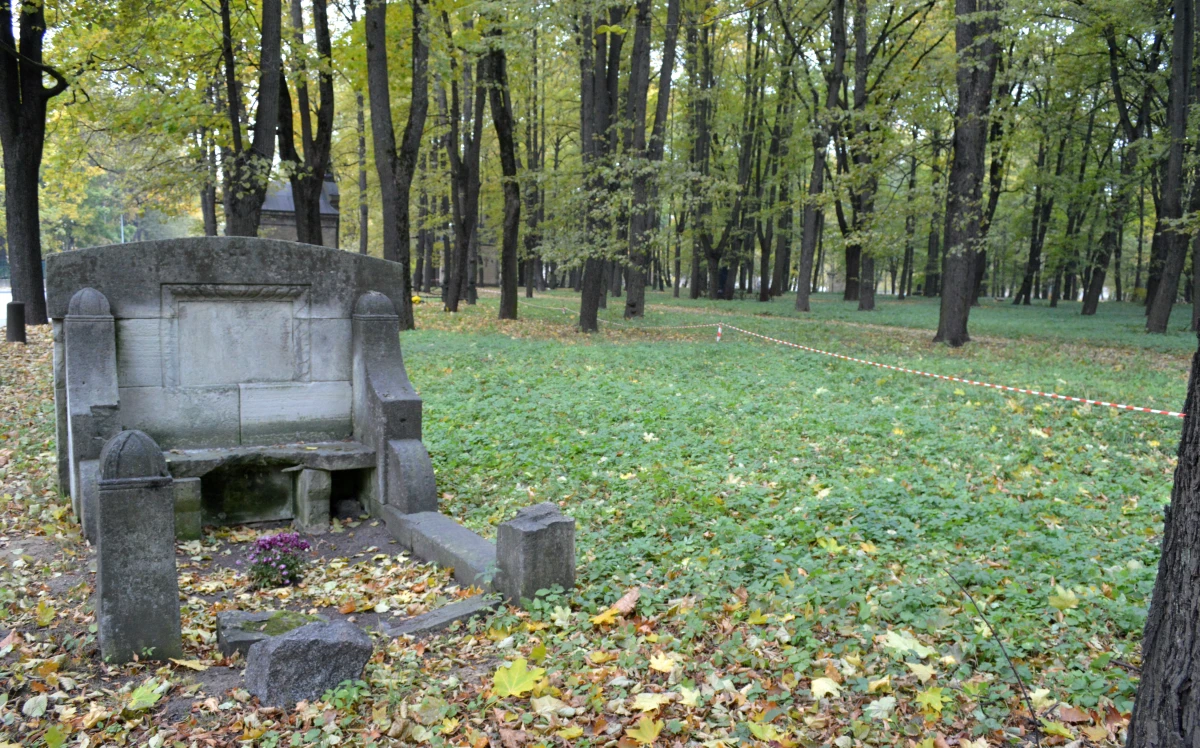 Navigācijas sistēmas ieviešanai Rīgas Lielajos kapos plāno piešķirt 47 000 eiro
