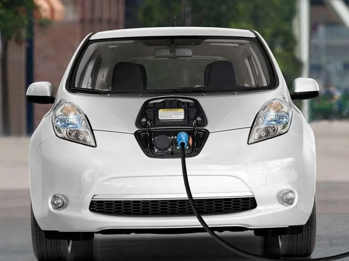 Vitenbergs: KP šobrīd nav saskatījusi elektroauto tirgotāju darbībās negodprātīgu rīcību