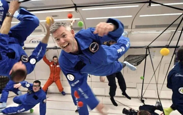 Lielbritānijas paralimpietis Makfols mēģinās kļūt par pirmo astronautu ar invaliditāti