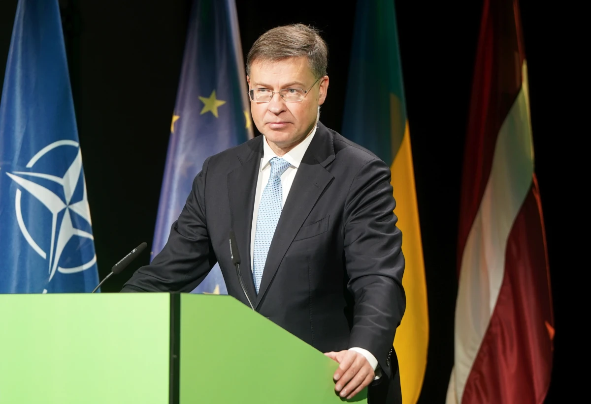 Dombrovskis: ES būs jāatgriežas pie jautājuma par Krievijas iesaldēto aktīvu izmantošanu