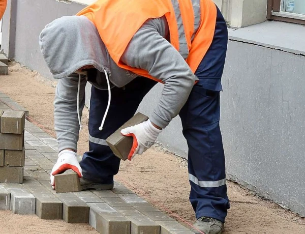 Brīvo darbavietu skaits pērn Latvijā samazinājies par 8,3%