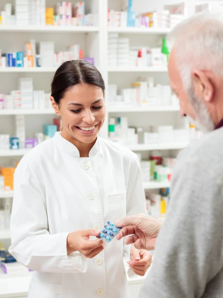 No jūlija valsts segs farmaceita pakalpojuma maksu daļai lētāko recepšu zāļu