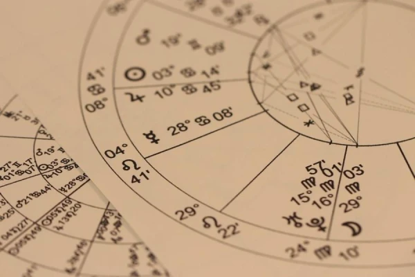 Šīs 3 zodiaka zīmes atrodas uz dramatisku pārmaiņu sliekšņa: kādam tūlīt vareni paveiksies!
