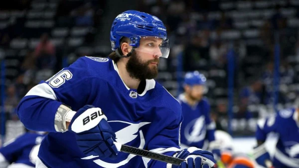 NHL sezonas vērtīgākā spēlētāja balvu iegūst Kučerovs
