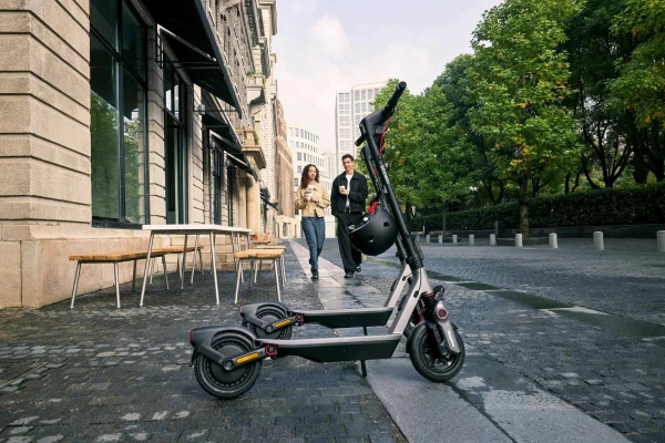 Briselē no nākamā gada aizliegs iznomāt elektriskos skrejriteņus