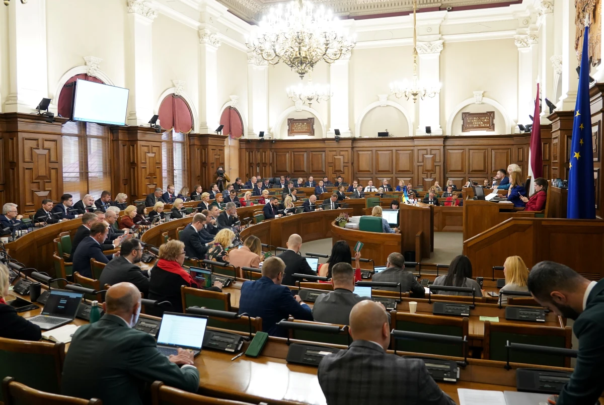 «Delna»: Koalīcijas virzītie likuma grozījumi apdraud civildienesta politisko neitralitāti