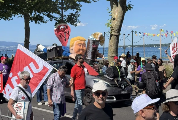 Pirms G7 samita Ženēvā izceļas protestētāju sadursmes ar policiju
