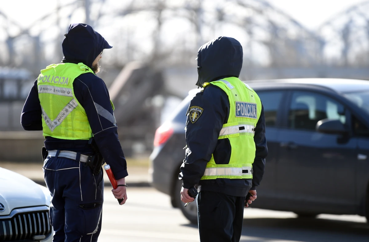 Policija no piektdienas līdz 25. jūnijam pastiprināti uzraudzīs satiksmi