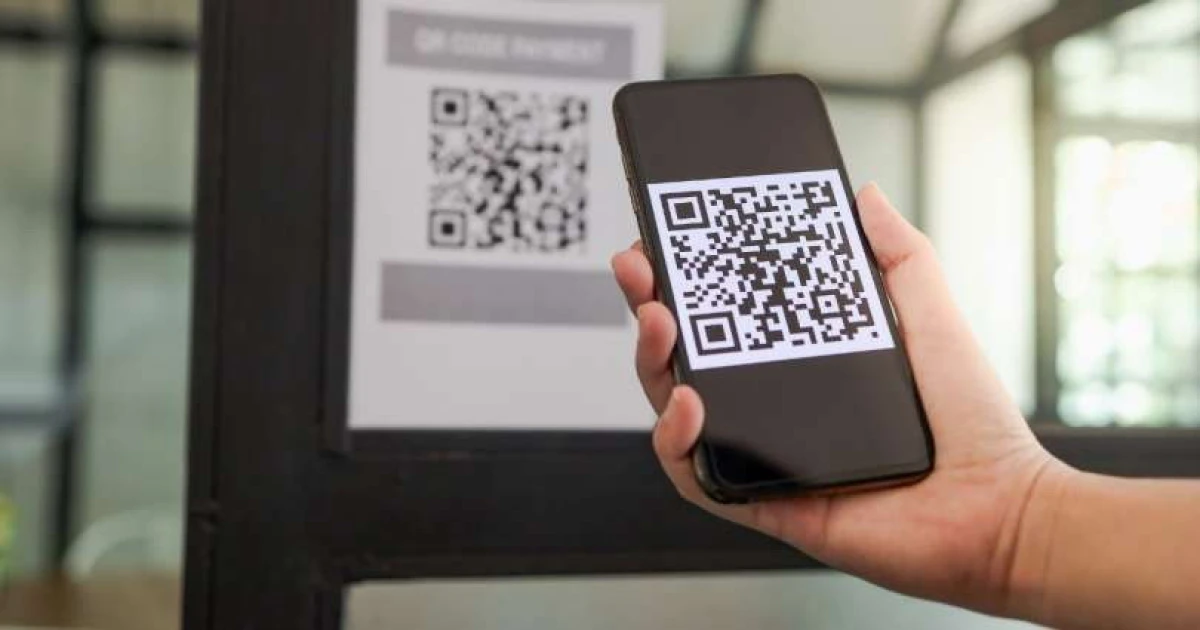 «Bite Latvija»: Eiropā izplatās krāpniecība ar viltotiem QR kodiem