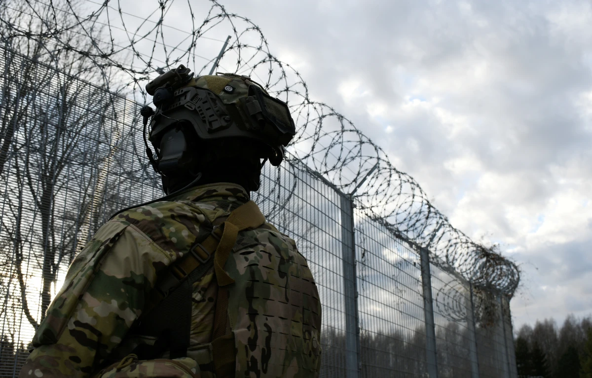 Lietuvas robežsargi piespieduši doties atpakaļ uz Baltkrieviju 20 migrantus