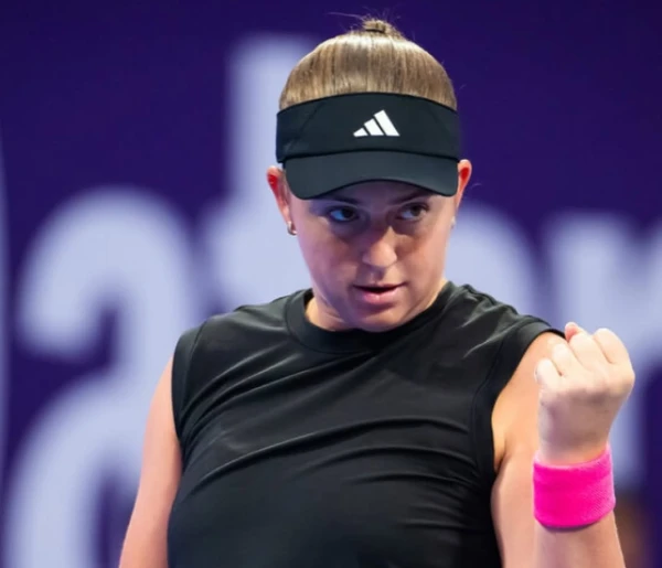 Ostapenko cīnās par vietu Romas «WTA 1000» turnīra astotdaļfinālā