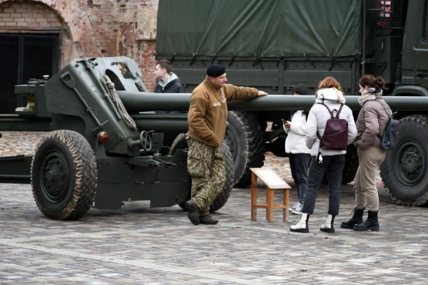 Mācību laikā dažādās vietās Latvijā pārvietosies militārā tehnika un lidināsies droni
