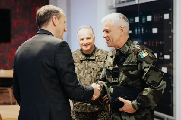Aizsardzības nozares vadība ar ES Militārās komitejas priekšsēdētāju pārrunā atbalstu Ukrainai un ES austrumu flangam