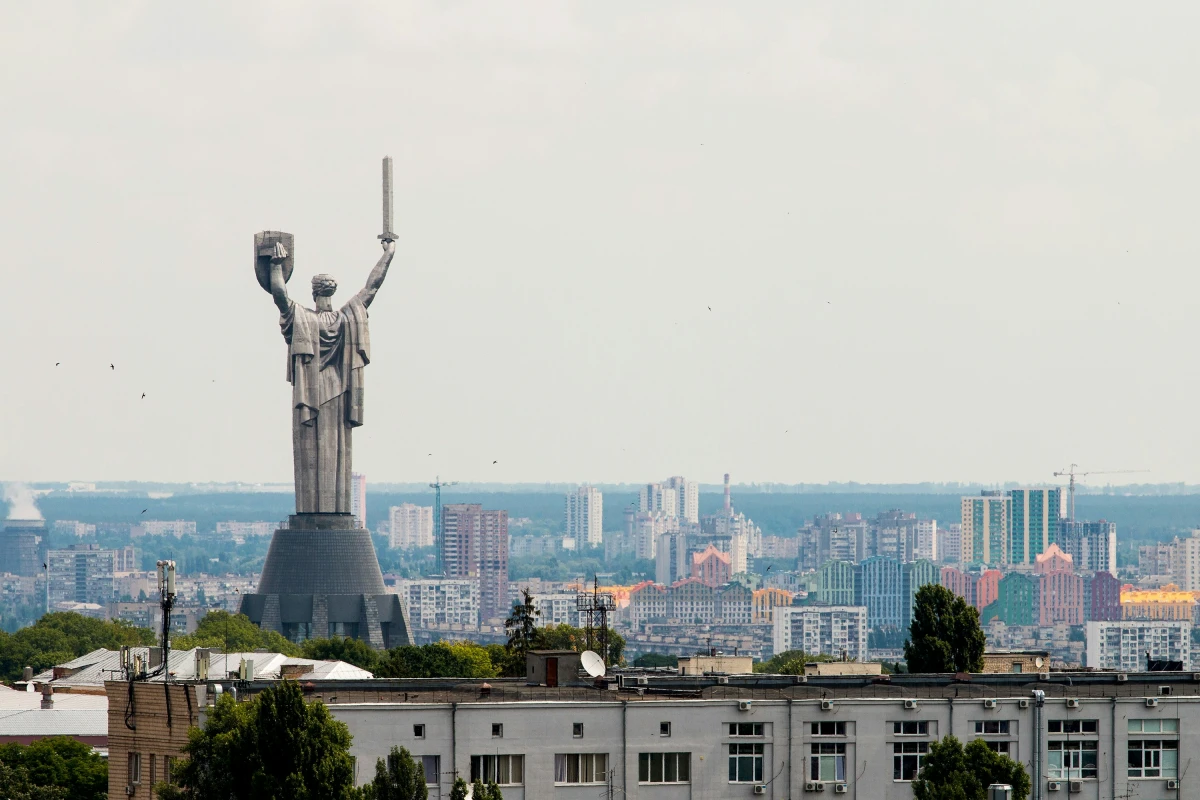 ES nemainīs savu klātbūtni Kijivā