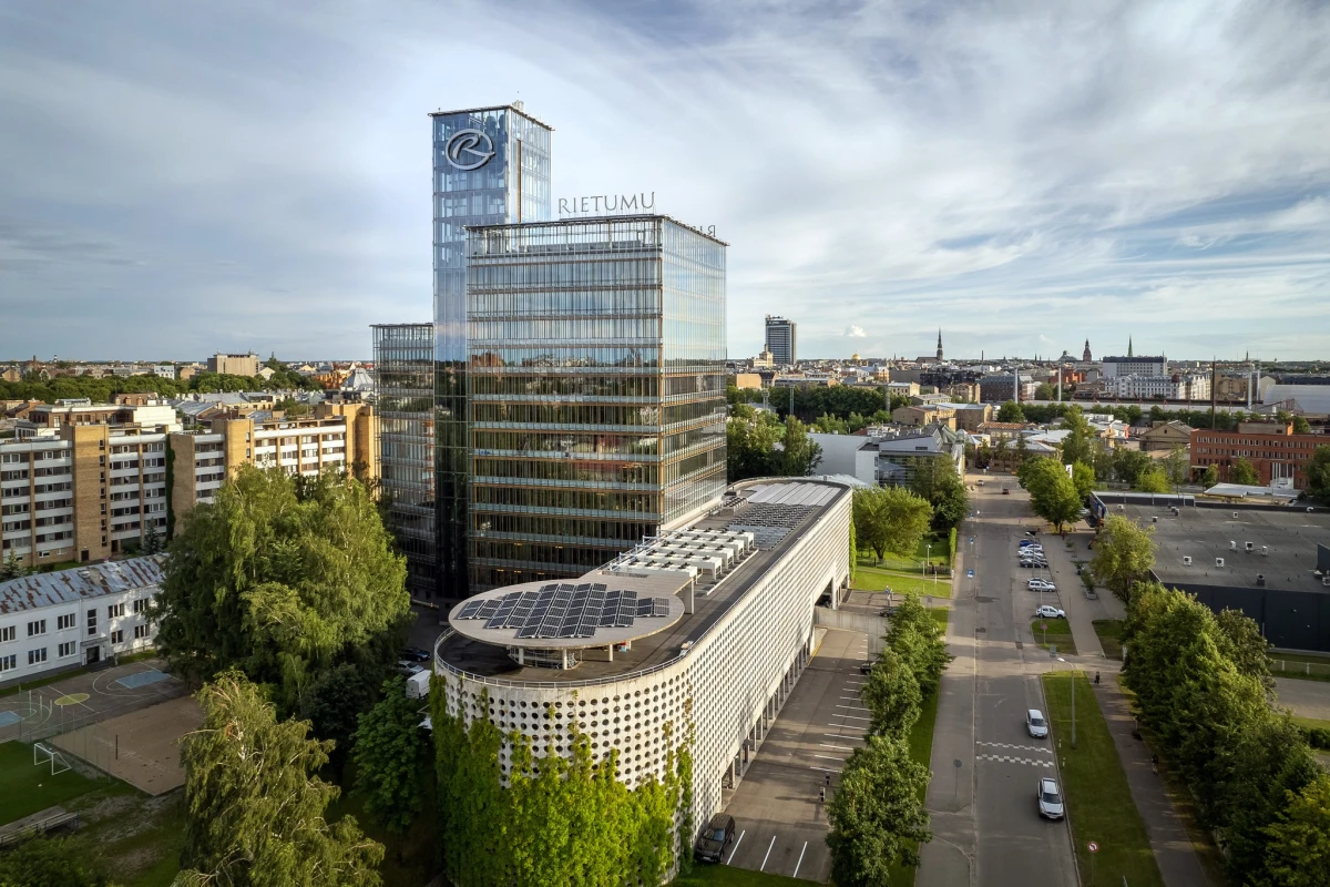 Rietumu Banka uzsāk īstenot ASV dolāru maksājumus, nodibinot korespondentbankas attiecības ar Deutsche Bank
