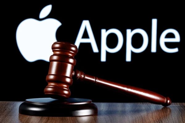 «Apple» par maldīgām reklāmām par mākslīgā intelekta funkcijām tālruņu pircējiem ASV maksās 250 miljonus dolāru