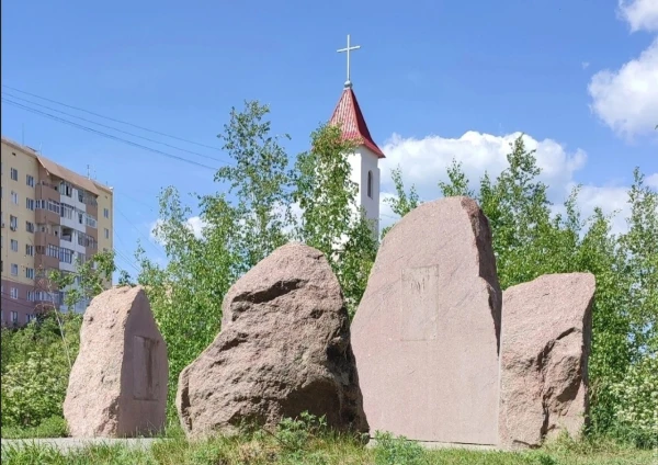 Jakutskā represēto poļu un lietuviešu memoriāla vietā uzstādīs pieminekli Ukrainas kara dalībniekam