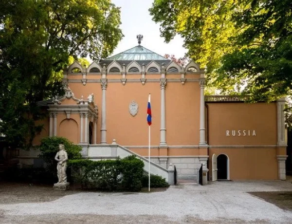 Latvija ES ministru sanāksmē aicinās nosodīt Krievijas dalību Venēcijas biennālē