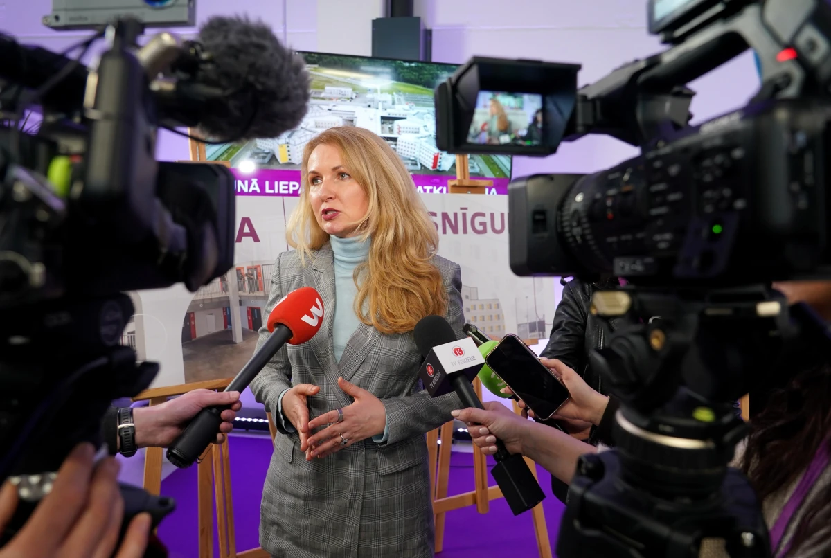 Tieslietu ministre Lībiņa-Egnere pērn nopelnījusi vairāk nekā 125 000 eiro