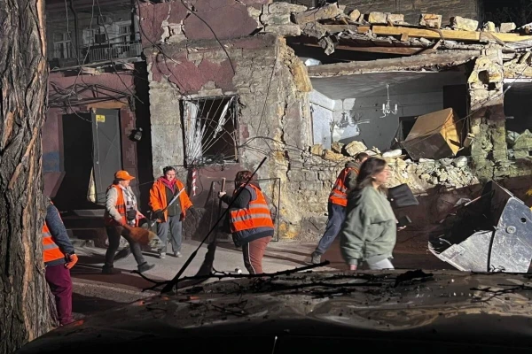 Krievijas dronu uzbrukumā Odesai 16 cietušie