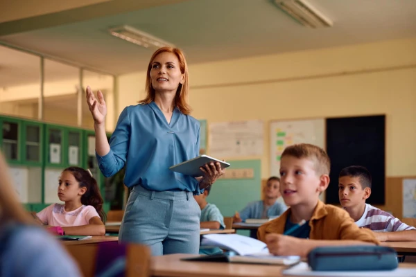 Pedagogiem sola lielāku brīvību mācību satura un metožu izvēlē