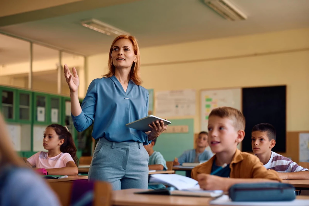 Pedagogiem sola lielāku brīvību mācību satura un metožu izvēlē