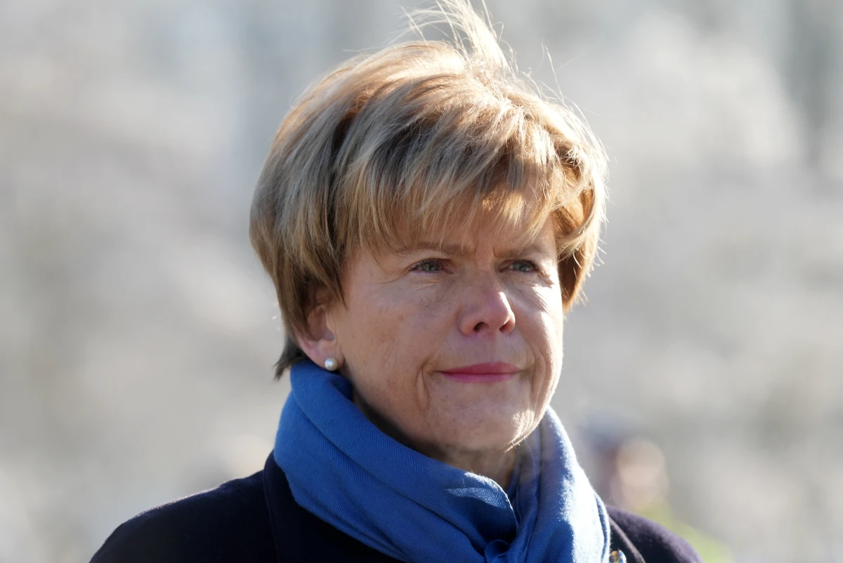 Ārlietu ministre Braže pērn algā saņēmusi 108 644 eiro