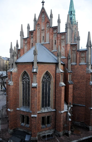 Rīgas domes koalīcija vienojusies pirmo gadu pēc remonta darbdienās saglabāt satiksmi ap Ģertrūdes baznīcu