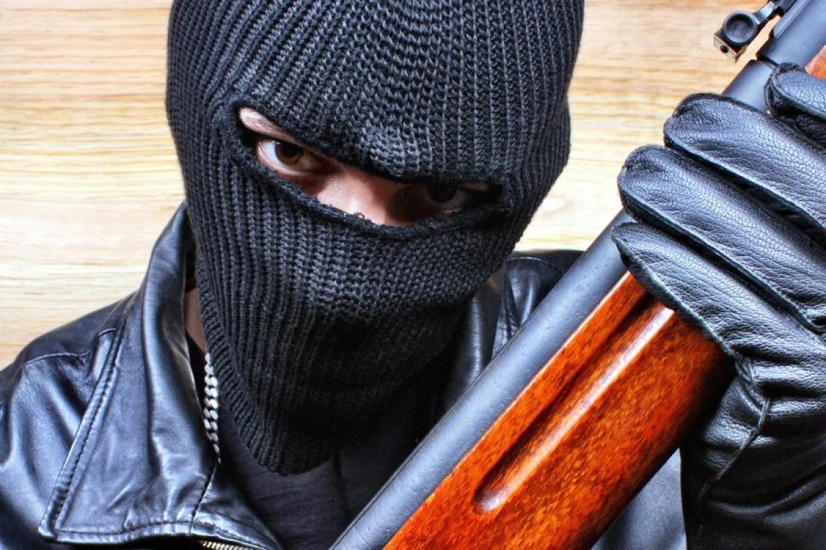 Lietuvā nosaka aizdomās turētā statusu 13 cilvēkiem par Krievijas pilsoņa un Lietuvas pilsoņa noslepkavošanas plānošanu terorisma nolūkos