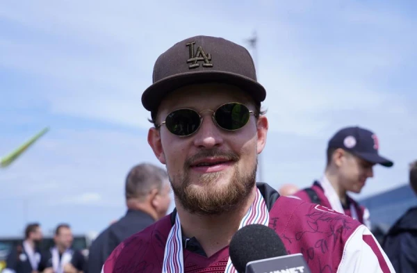 Latvijas hokeja izlasei pievienojas Rihards Bukarts