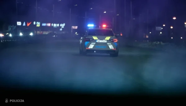 Jelgavā nepilngadīgais ar «BMW» bēg no policijas