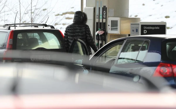 Ekonomikas ministrija izstrādājusi operatīvo degvielas cenu monitoringa rīku