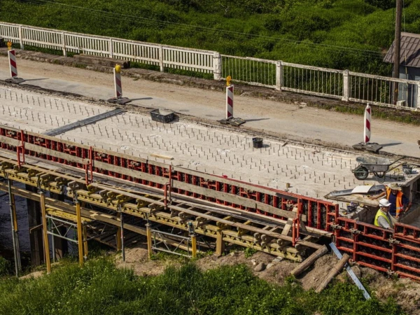 Par vairāk nekā 50 000 eiro Ādažos remontēs Gaujas tiltu uz Kadagu un militāro poligonu