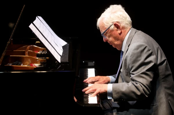 Kriminālprocesā vērtēs iespējamās nelikumības ar komponista Paula personas datiem