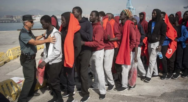 Spānija legalizēs pusmiljonu nelegālo imigrantu