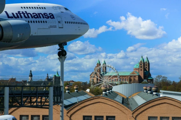 «Lufthansa» pilotu streika dēļ Vācijā atcelti simtiem avioreisu