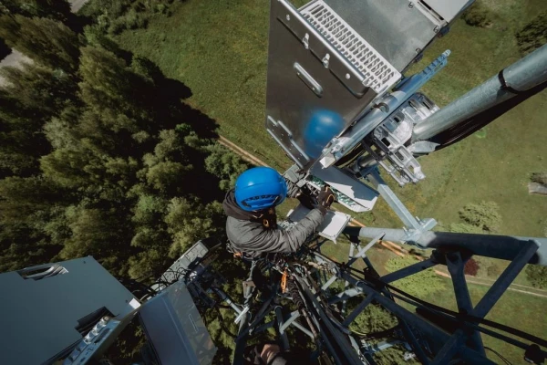 «Tele2» investējusi apmēram vienu miljonu eiro 11 jaunu bāzes staciju uzstādīšanā